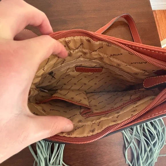 Ariat fringe purse - Picture 2 of 3